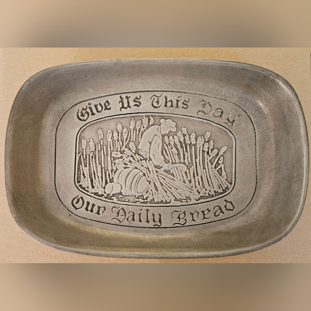 Wilton serving dish